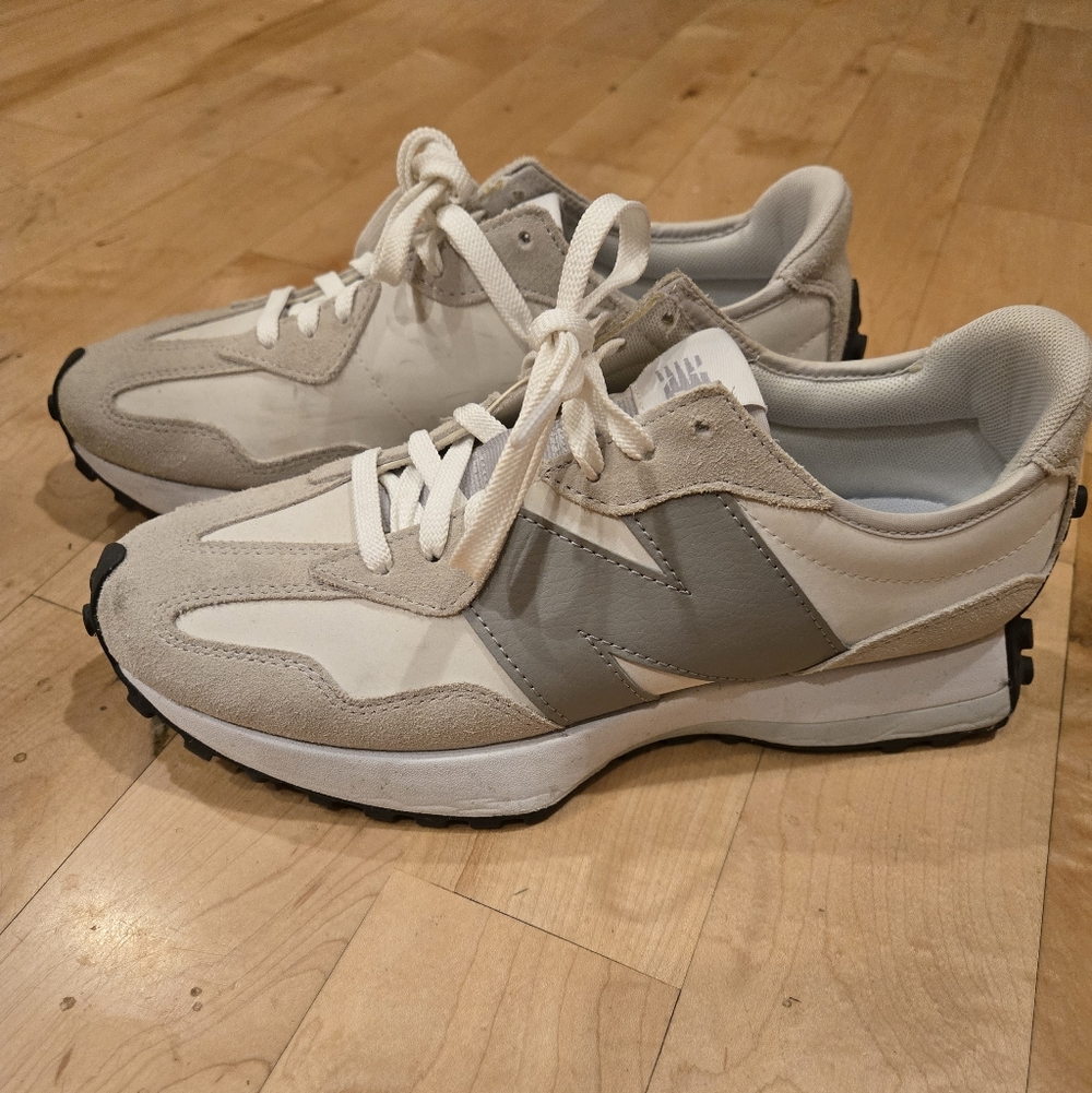 New Balance 327 Black Grey Sneakers